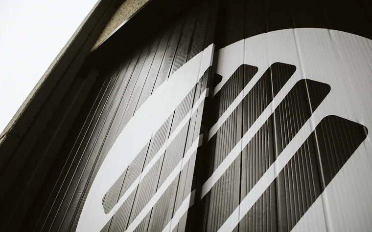 Hangar28